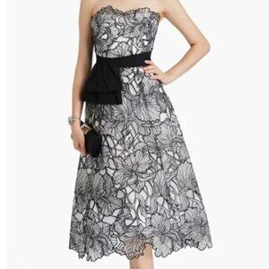 Chic Strapless Black and White Floral Dress